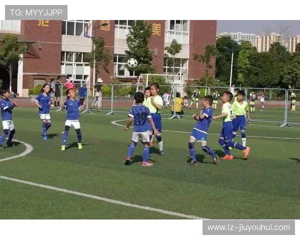 足球场上梦与汗的交织从古诗词中窥探赛场激情与风云